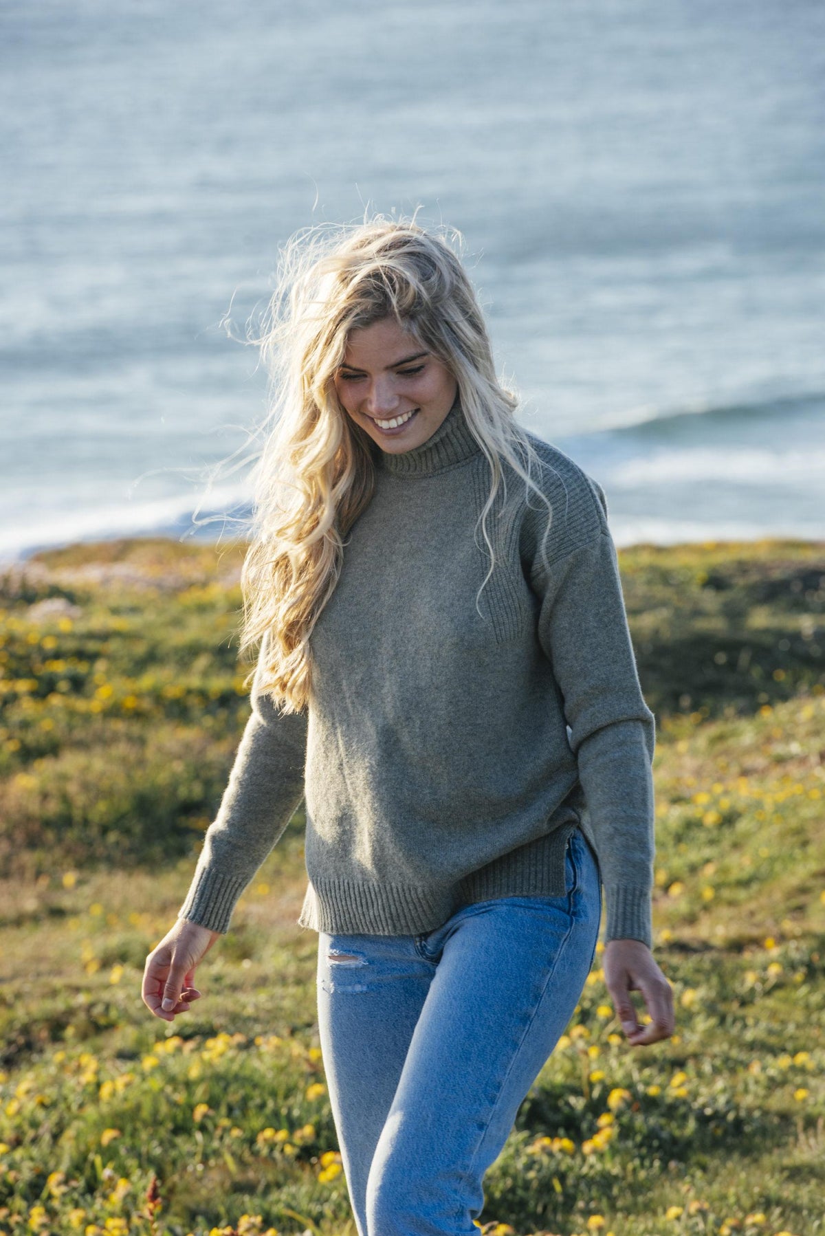 Sage roll neck