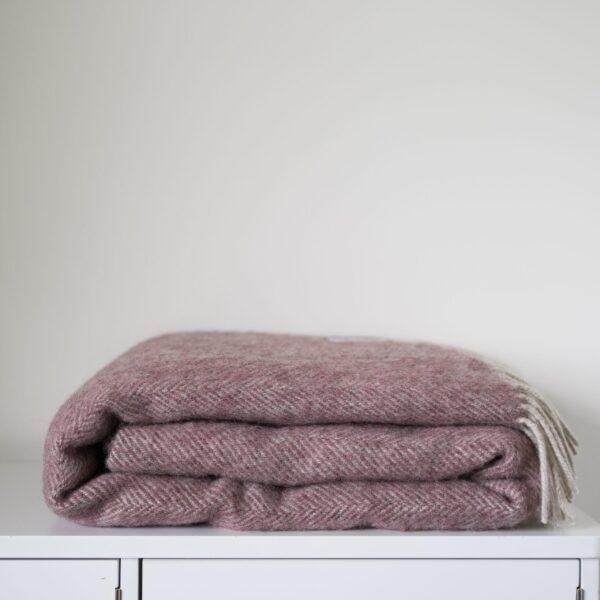 Coverdale Throw, Berry