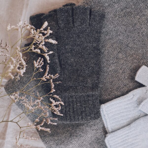 Fingerless gloves