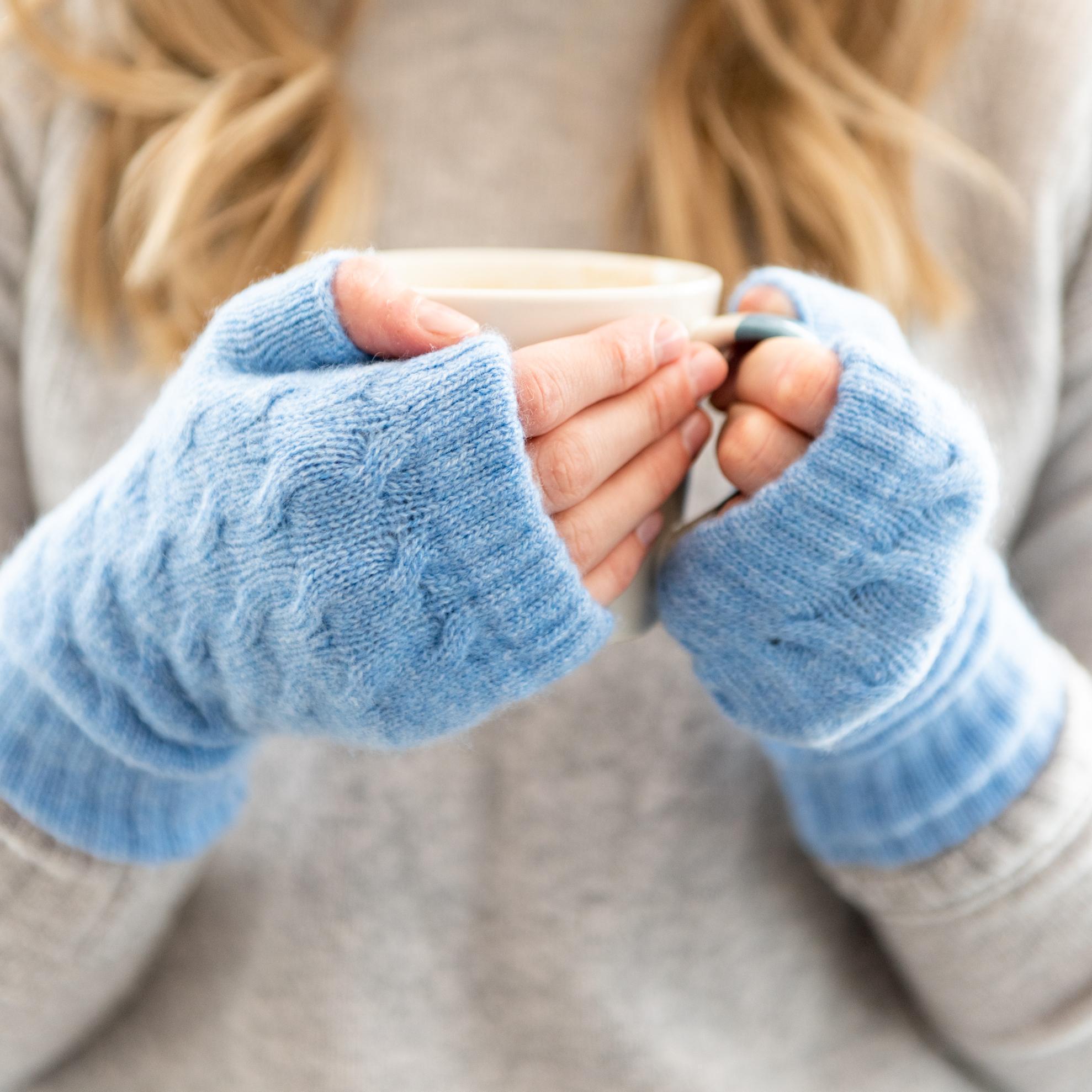 Cable knit handwarmers Tom Lane