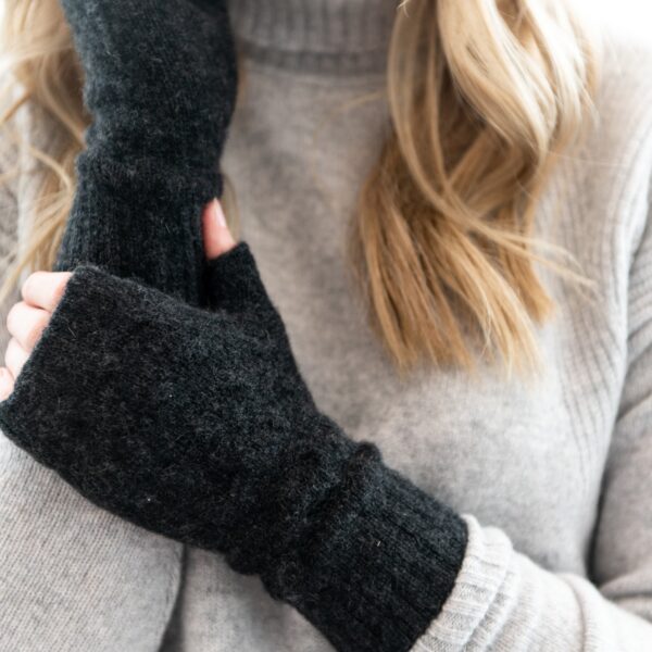 Cable knit hand-warmers