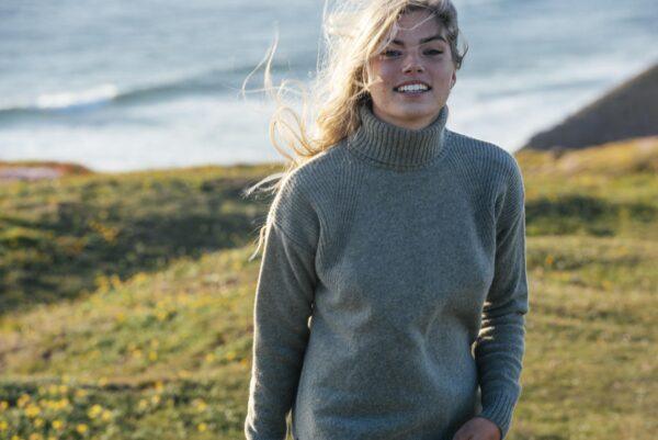 Sage roll neck