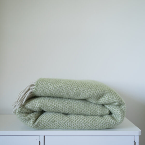 Melton Throw, Fern