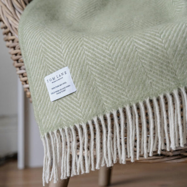 Melton Throw, Fern