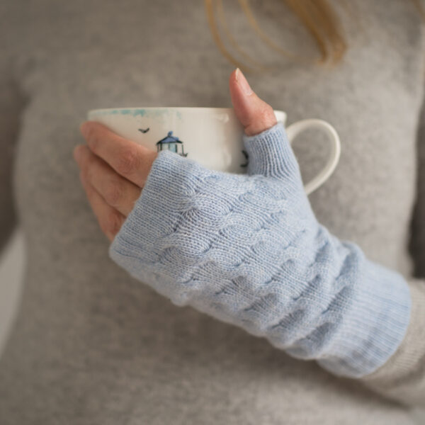 Cable knit hand-warmers
