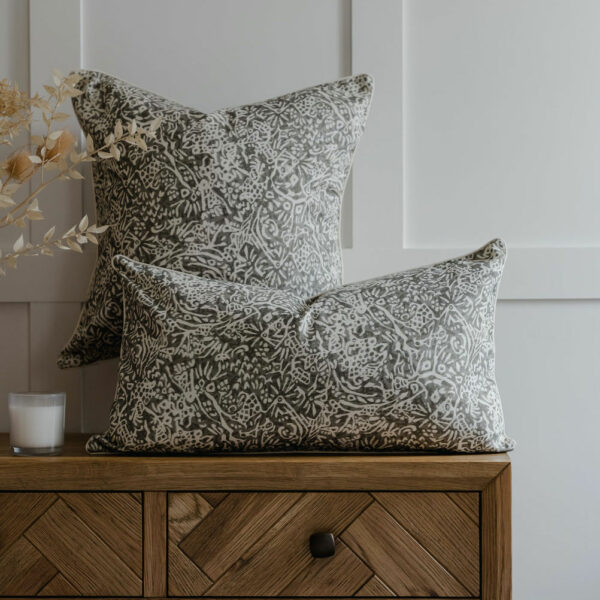 Hardwick Cushion – Mouse