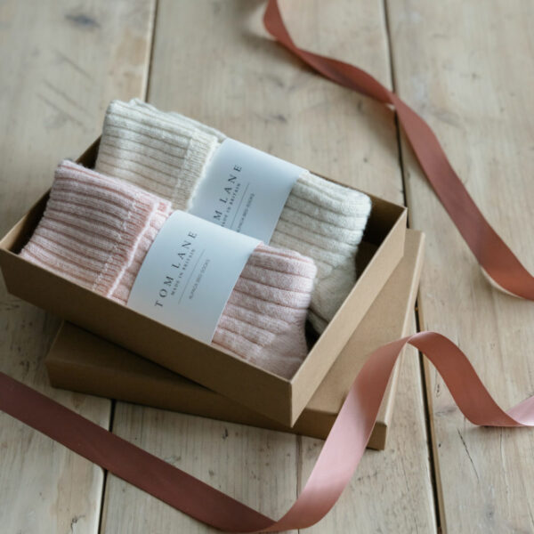 Alpaca bed socks gift box – Pink & Cream