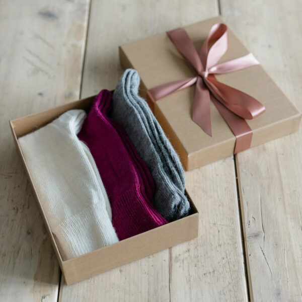 Alpaca socks gift box – Berry, cream & grey