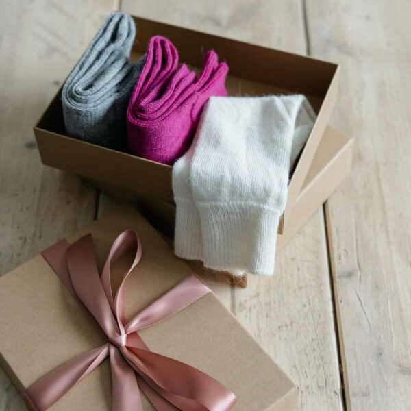 Alpaca socks gift box – Berry, cream & grey