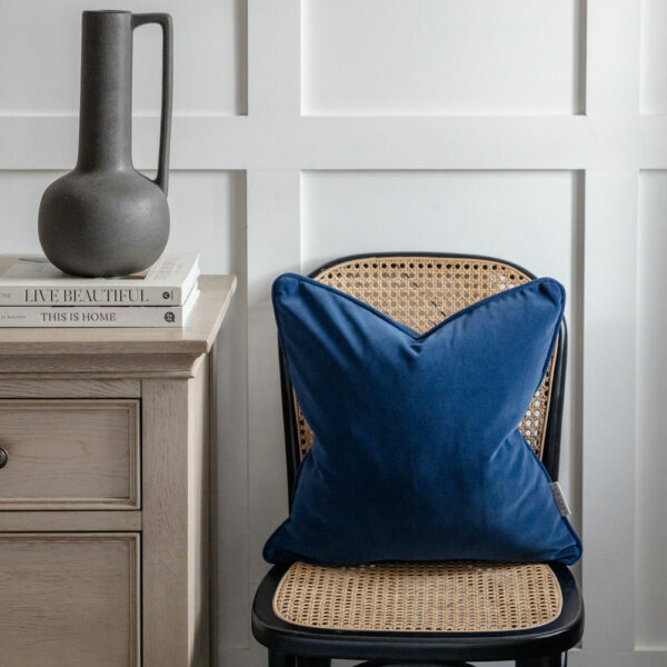 Velvet cushion – Indigo