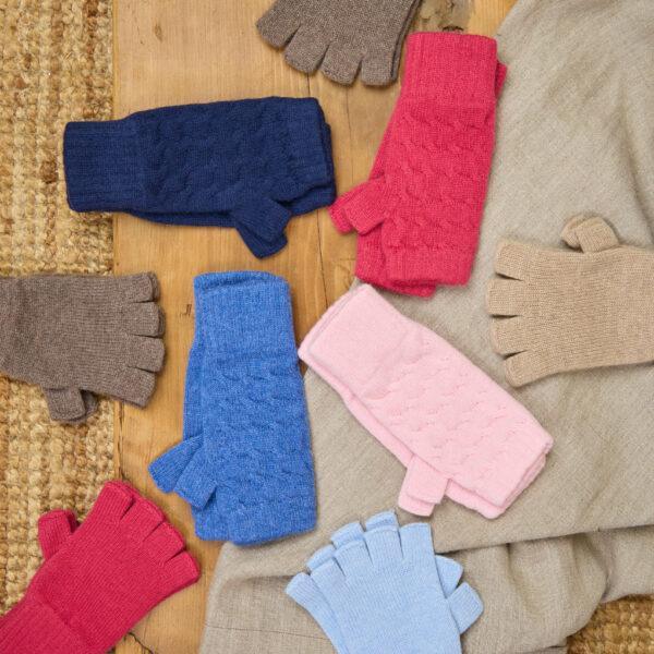 Cable knit hand-warmers - Colours